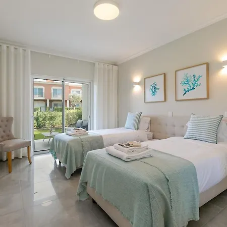 Casa Júlia, Golfe Piscina E Lagos