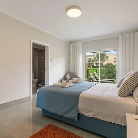 Casa Júlia, Golfe Piscina E Appartamento